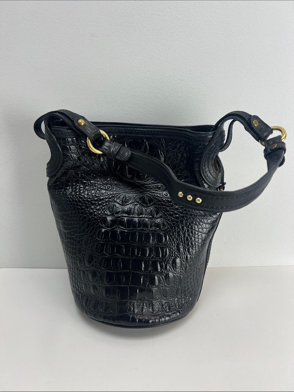 Brahmin Croc Embossed Bucket Bag Black Leather Gold Hardware Old Money